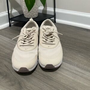 Nike Women's Air Max Thea Oatmeal/Sail-White